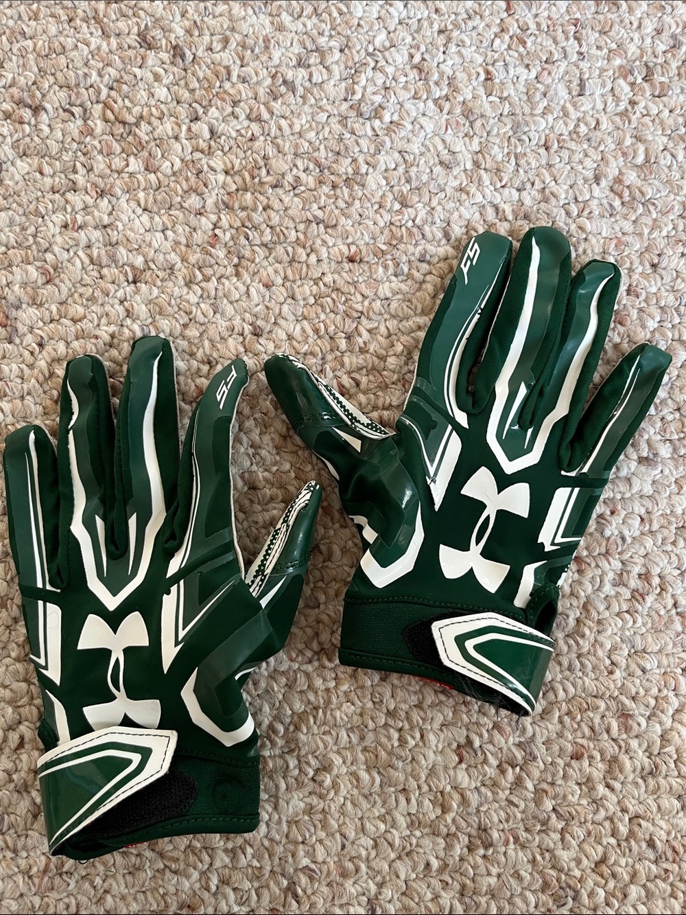 Under Armour Men’s Green football receiver gloves